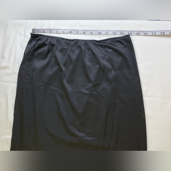 Lorraine Black Nylon Half Slip Nylon Adjustable Hem Size Small - Picture 5 of 7